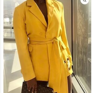 BBXBRAND Bold Yellow Double-Breasted Blazer. NEVER WORN. Brand new.